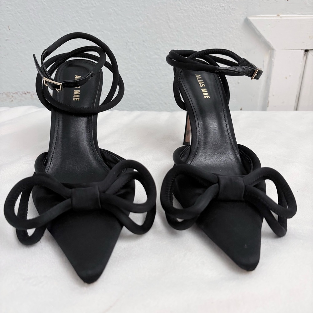 Alias Mae Black Bow Pointed Toe Ankle Strap Heels Size 41
